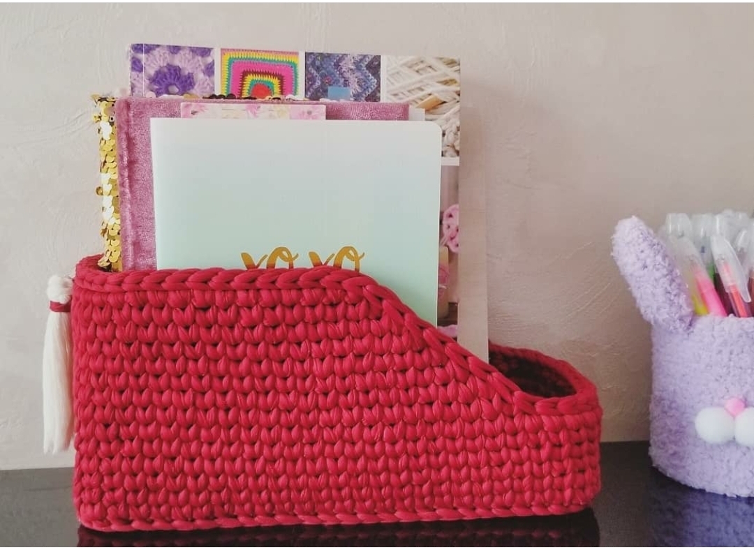 How to crochet a magazine rack or file holder